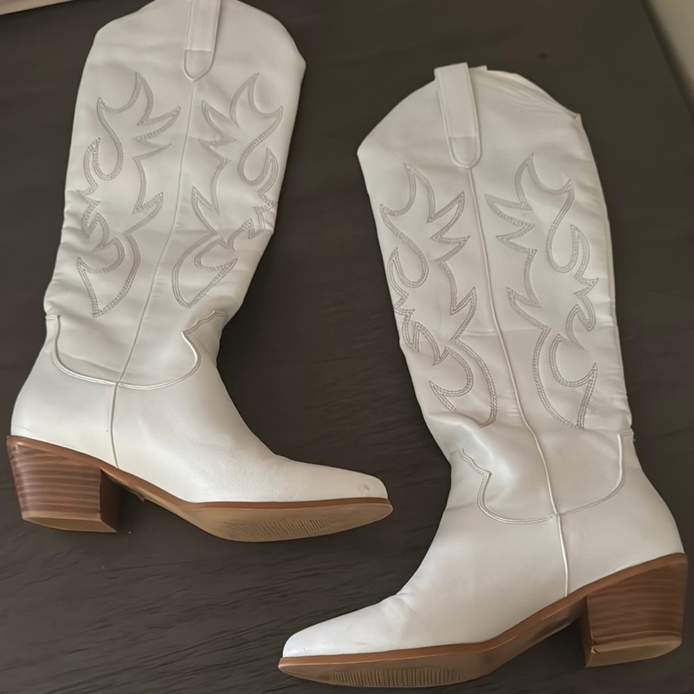 White Western Knee High Women's Boots Silver Stitching Size 9 Festival